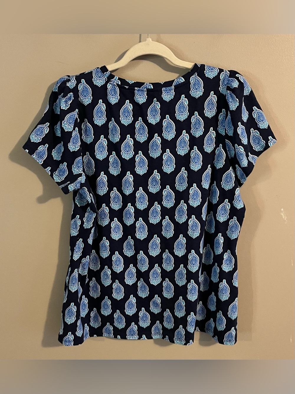 $6💙Bundled Crown & Ivy Shirt - Picture 6 of 6